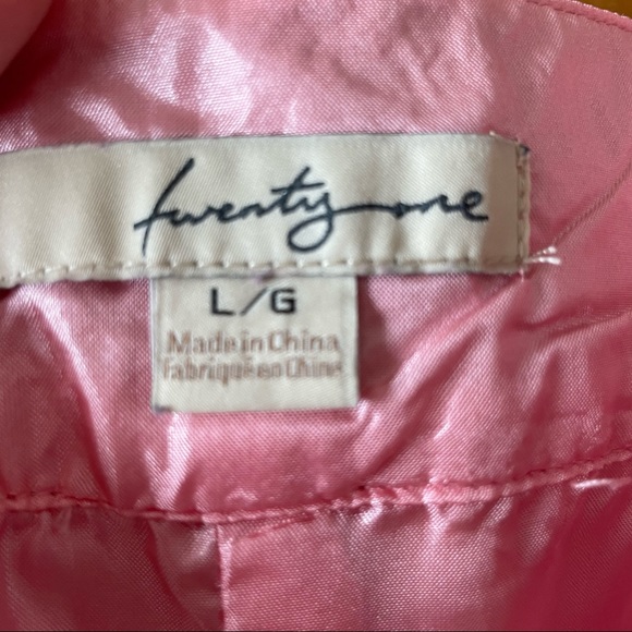 Forever 21 / Pink Metallic Mini-Skirt - Picture 6 of 7